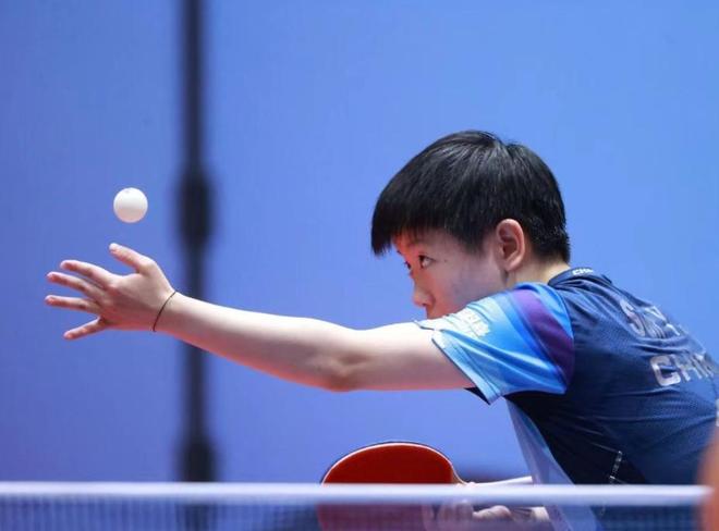 众多年轻选 众多年轻选